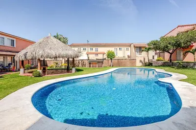 Piscina en o cerca de Hermosa casa, alberca, niños, mascota, jardín, facturamos