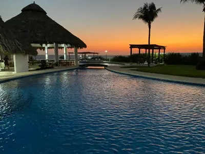 Piscina en o cerca de Club de Playa, Alberca y Amenidades - Departamento E4