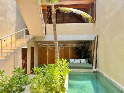 Piscina en o cerca de Casa Palmeras 2, Oasis House in Punta Zicatela