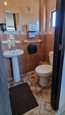 Un baño de Hotel El Eden 2 pers 14
