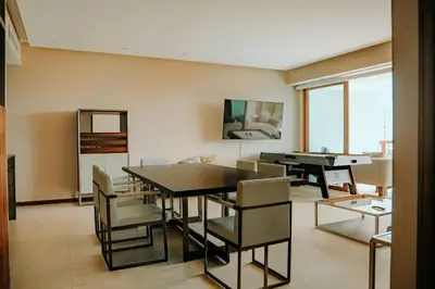 Una televisión o centro de entretenimiento en 3 Bedrooms with huge Terrace in La Isla Acapulco