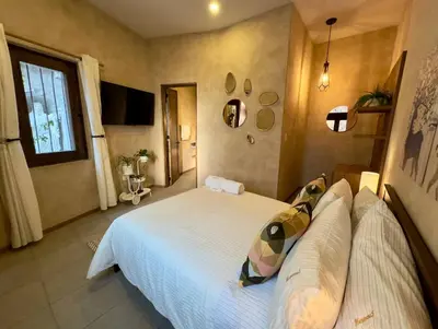 Una televisión o centro de entretenimiento en Mueganos 5 en ValQuirico