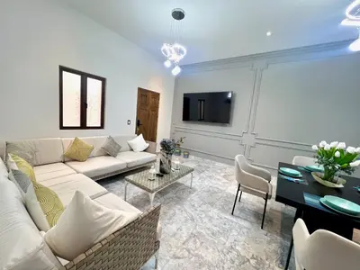Una televisión o centro de entretenimiento en MarAlexia en ValQuirico