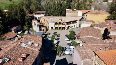 Edificio en el que se encuentra el hostal o pensión