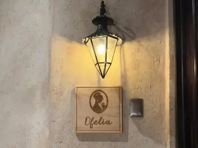 Certificado, premio, señal o documento que está expuesto en Ofelia en ValQuirico