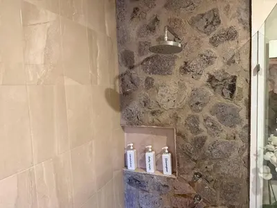 Un baño de Lucca 81 en ValQuirico