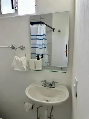 Un baño de Apartment with 3 beds and garden