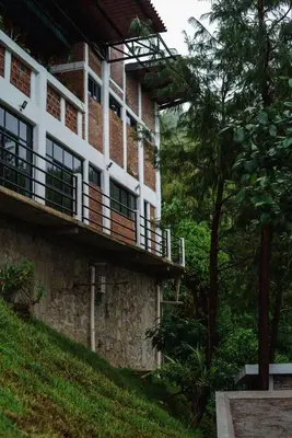 Jardín al aire libre en Find Your Perfect Mountain Retreat at House Earth