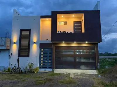 Edificio en el que se encuentra la habitación en casa particular