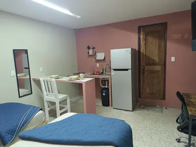 Una cocina o zona de cocina en Habitación 102 Cordoba Centro Estacionamiento