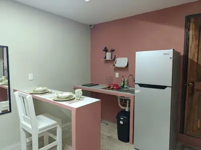 Una cocina o zona de cocina en Habitación 102 Cordoba Centro Estacionamiento