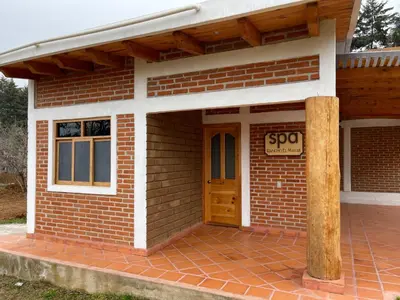 Edificio en el que se encuentra el camping