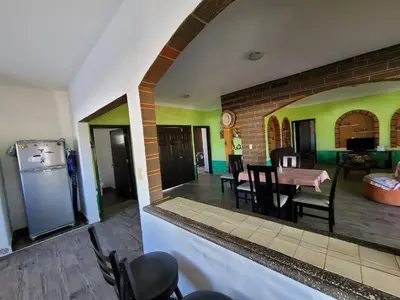 Una cocina o zona de cocina en Casa Grande con Alberca en San Gaspar