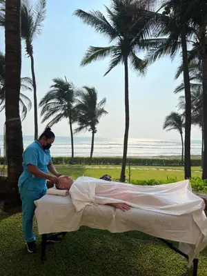 Clientes alojados en Exclusive Oceanfront Apartment Beach access