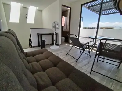 Zona de estar de CASA MODERNA y SEMINUEVA EN RESIDENCIAL PRIVADO y TRANQUILO