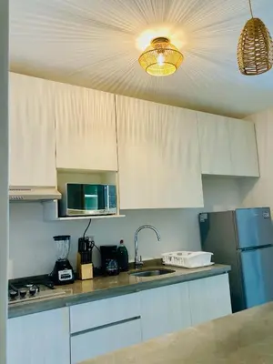 Una cocina o zona de cocina en Family Vacations Incredible Beach and Pool