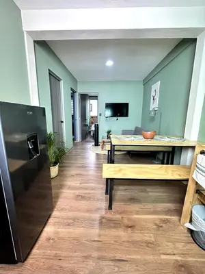 Una televisión o centro de entretenimiento en Calm & Classy Stay
