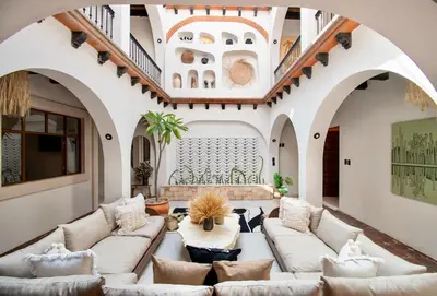 Zona de estar de Casa Uh Mook, Rooted design, sacred stay