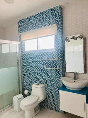 Un baño de Residencia de Novela