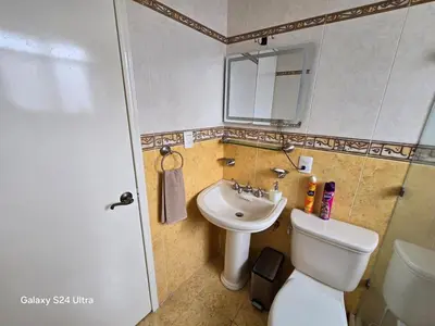 Un baño de Amplio apartamento sobre Avenida Viaducto