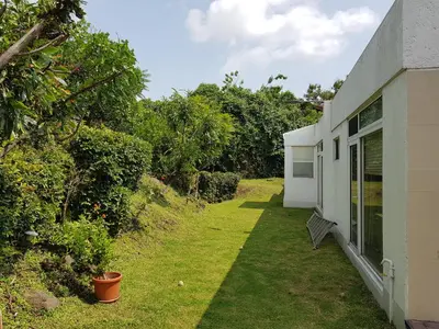 Jardín al aire libre en Casa Shine
