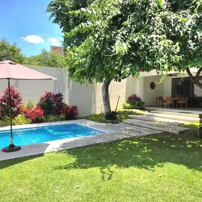 Burgos Cuernavaca Pool Terrace & Garden