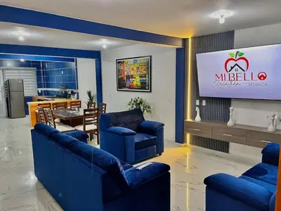 Una televisión o centro de entretenimiento en Mi bello Zacatlán-Suite Manzana Peruana