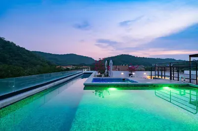 Piscina en o cerca de 3069 - Cala 202