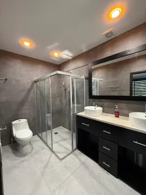 Un baño de Incredible Luxury apartment in TGZ Chis