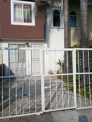 Edificio en el que se encuentra la habitación en casa particular