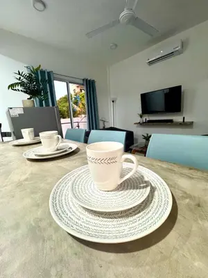 Una televisión o centro de entretenimiento en Almare F4