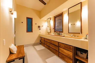 Un baño de 3072 - Casa Johnny
