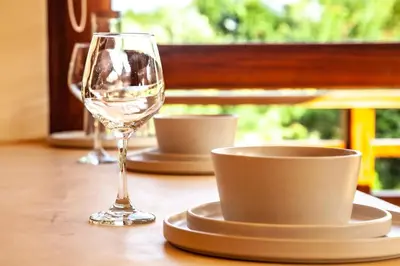 Bebidas en 2 Room Loft, Kitchen, Garden