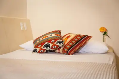 Cama o camas de una habitación en 2 Room Loft, Kitchen, Garden