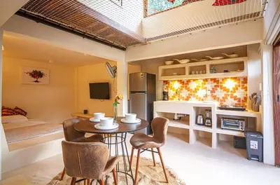 Una cocina o zona de cocina en 2 Room Loft, Kitchen, Garden