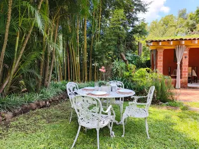 Jardín al aire libre en Portal Azahualco Bungalow 1 close to the mountain