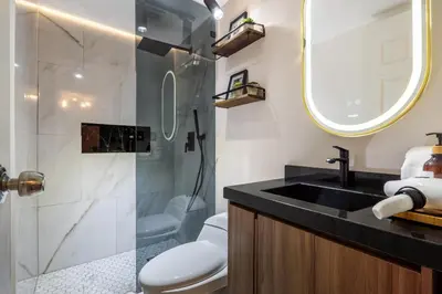 Un baño de Departamento cerca de Estadio GNP y Aeropuerto