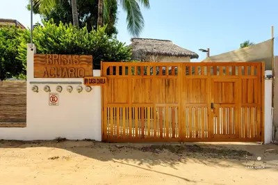 Plano de Spectacular Suite Steps Away From Center La Punta