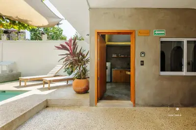 Plano de Spectacular Suite Steps Away From Center La Punta