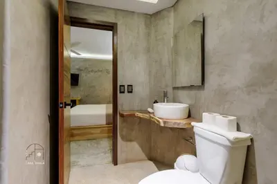 Un baño de Spectacular Suite Steps Away From Center La Punta