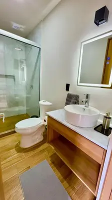 Un baño de Smart Living Cielo