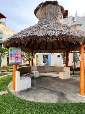 Jardín al aire libre en Departamento planta baja en la laguna