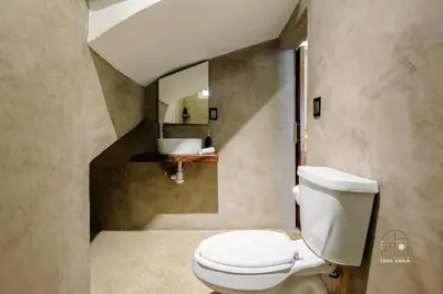 Un baño de Unmatched And New Studio Apartment Center La Punta