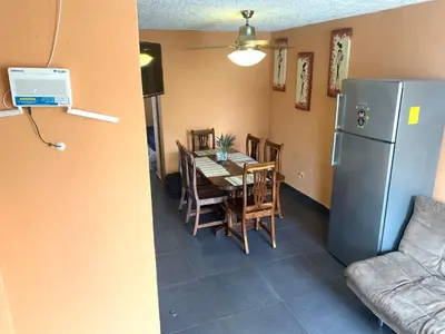 Una cocina o zona de cocina en Entire House in a Beautiful Private Subdivision