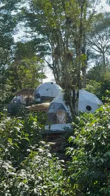 Jardín al aire libre en Alma Glamping
