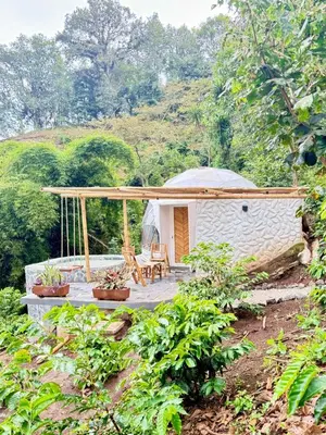 Jardín al aire libre en Alma Glamping