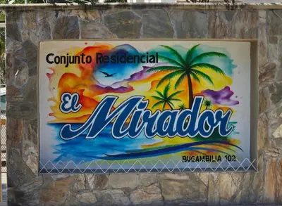 Certificado, premio, señal o documento que está expuesto en Newly remodeled apartment in Huatulco