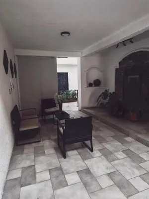 Una televisión o centro de entretenimiento en jalatlaco estudio de lujo y garage