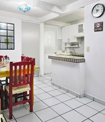 Una cocina o zona de cocina en Casa Chinelo Alberca Wifi cerca hospital ISSSTE UTEZ DIEZ