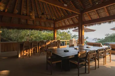 Un restaurante o sitio para comer en Casa Yute Boutique Hotel Playa Aragon